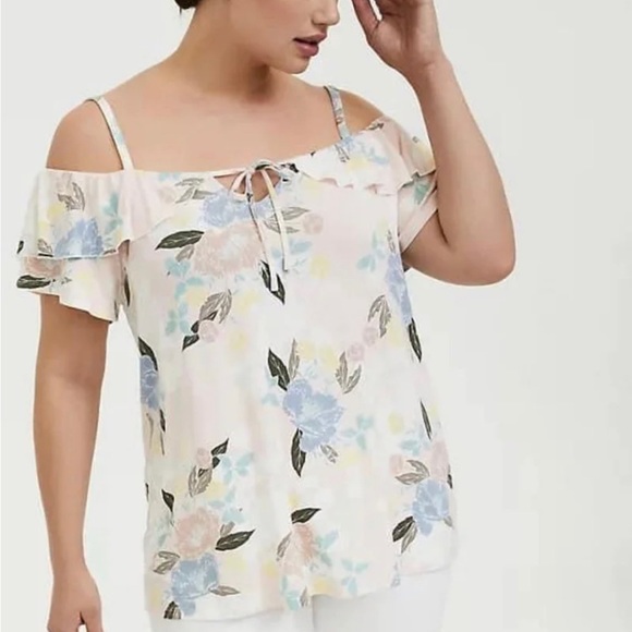 Torrid cold shoulder top size 1 (nwt) - Picture 1 of 4